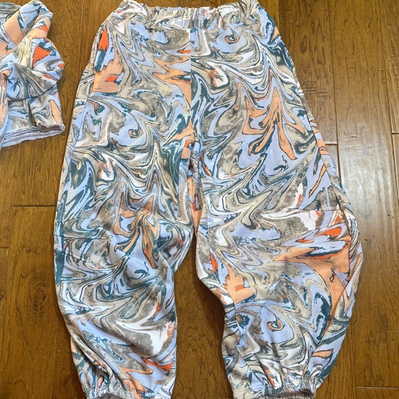 Free Movement sweatshirt & pants set - Picture 4 of 6